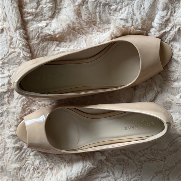 ❤️COLE HAAN WEDGES (LIKE NEW CONDITION)❤️ - Picture 3 of 9